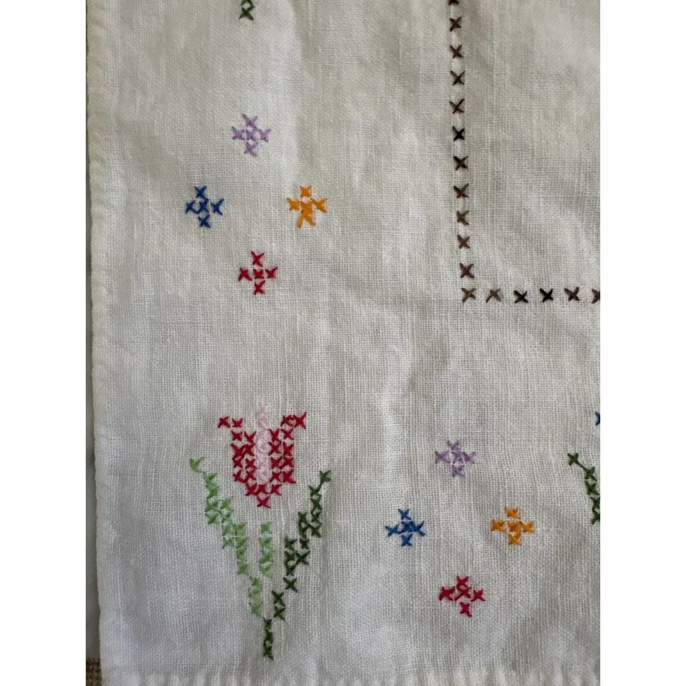 VTG Hand Embroidered Cross Stitch Tulip Linen Table Runner Dresser Scarf 26x16